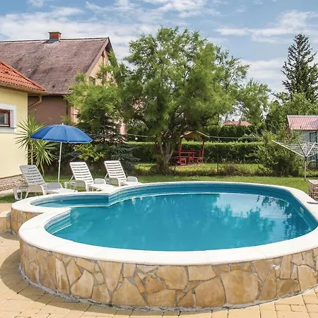 Stunning In W/ Outdoor Swimming Pool And 3 Bedrooms * Balatonmáriafürdő